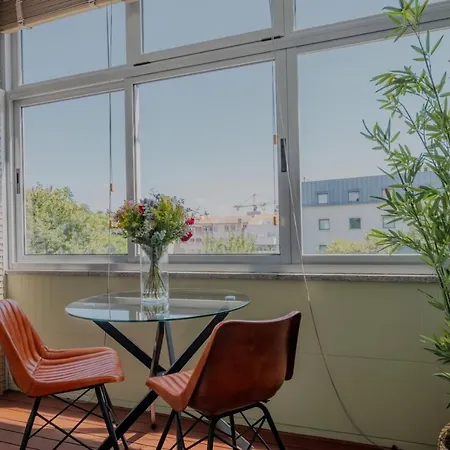 Sunny And Spacious House, 4bd 3bath Downtown Apartment