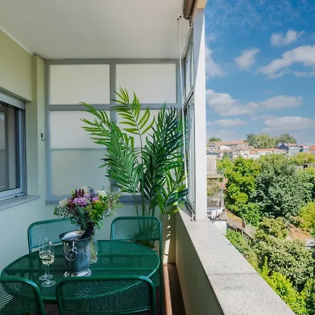 Sunny And Spacious House, 4bd 3bath Downtown Apartment