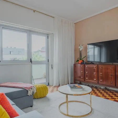 Apartment Sunny And Spacious House, 4bd 3bath Downtown *