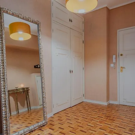 Sunny And Spacious House, 4bd 3bath Downtown Apartment