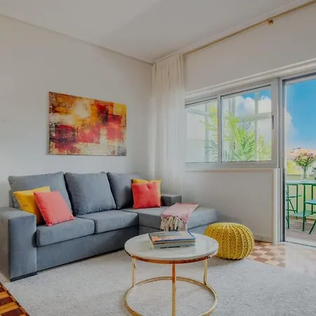 Sunny And Spacious House, 4bd 3bath Downtown Apartment *