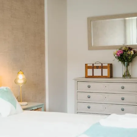 Apartment Sunny And Spacious House, 4bd 3bath Downtown Porto
