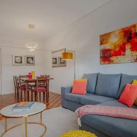 Apartment Sunny And Spacious House, 4bd 3bath Downtown